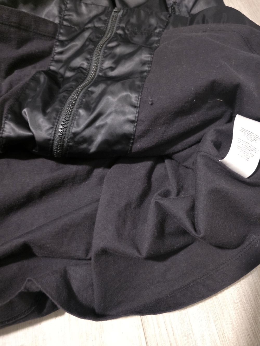 Aritzia Talula Black Hooded Lightweight Jacket Size Small - Picture 12 of 12